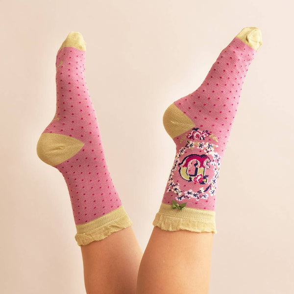 A-Z Alphabet Monogram Letter Ankle Socks: D