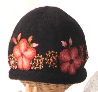 Hand Knit Floral Beanie -Black