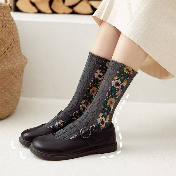 Noble Floral Beauty Crew Socks -Ivory